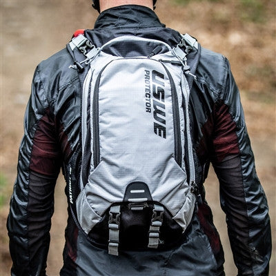 USWE Patriot 15 Backpack - Black/Grey