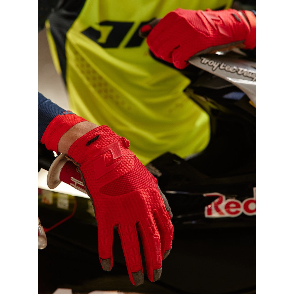 ONE Industries X197 Gloves Halt Red
