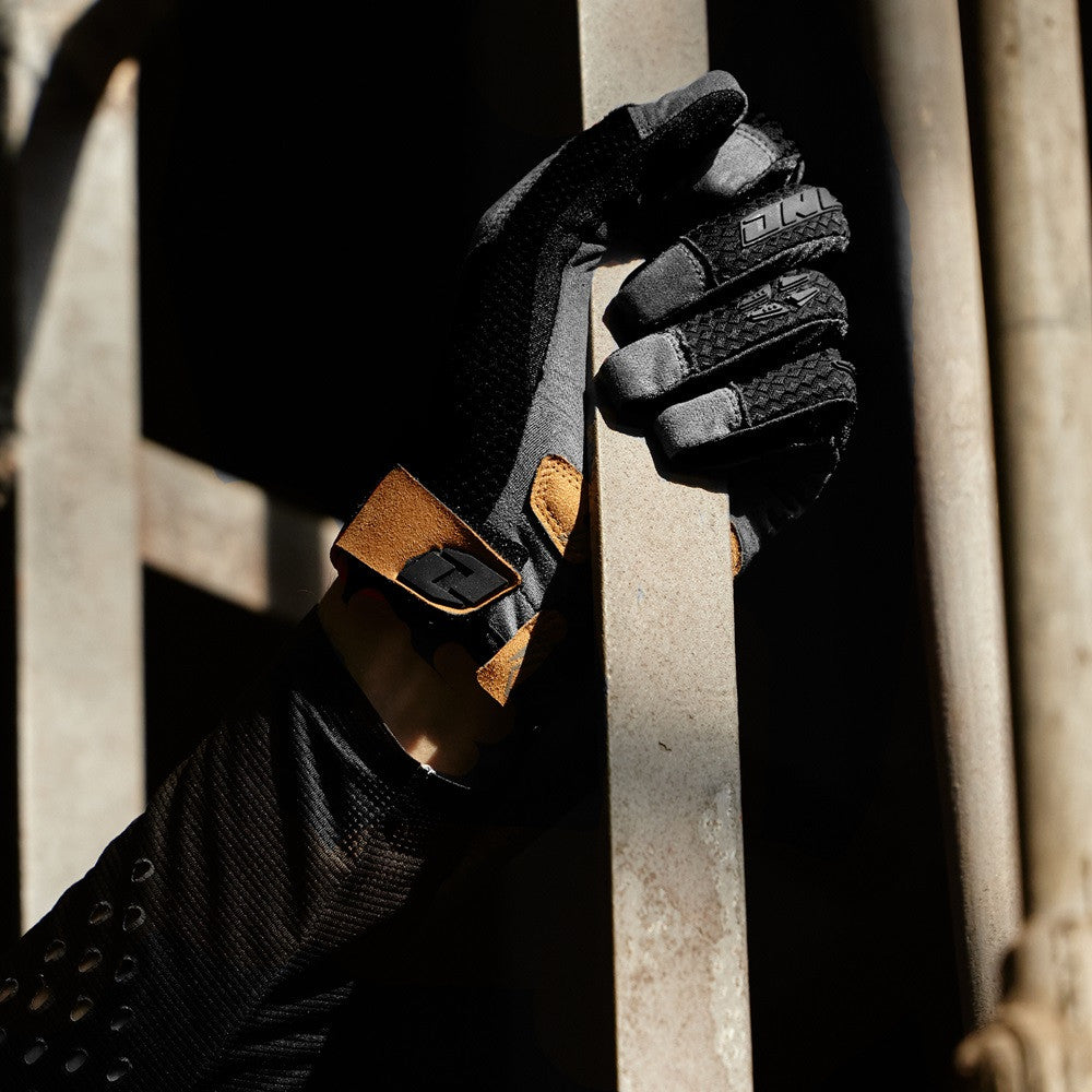 ONE Industries X197 Youth Gloves Core Black