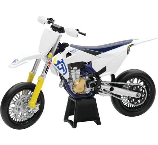 New Ray Toys 1:12 Scale Dirt Bikes Husqvarna FS450 Super Moto