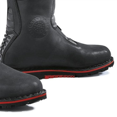 Forma Boulder Boots - Black